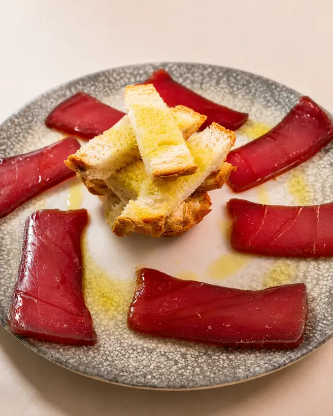 Mojama de atún en Bodeguita La Mantilla, Punta Umbría